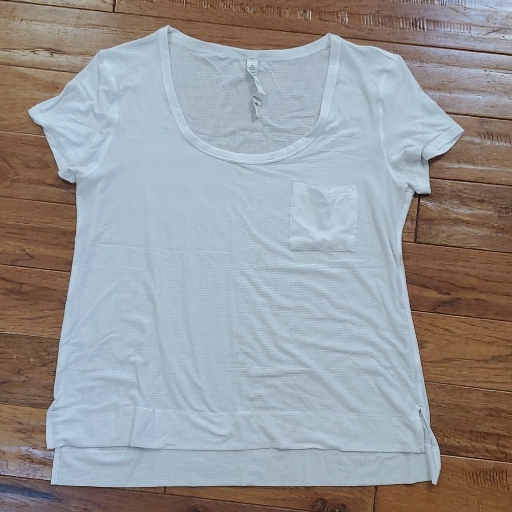Lululemon white t shirt